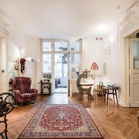Baroque Hostel&Coworking Budapest Exterior foto