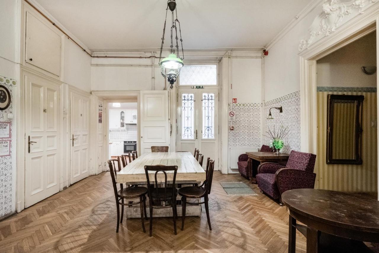Baroque Hostel&Coworking Budapest Exterior foto